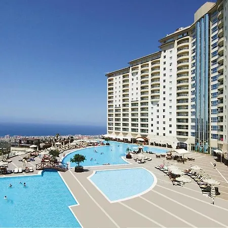 In Goldcity In The Main Building With Amazing View Kargicak Mahmutlar With Private Aparthotel