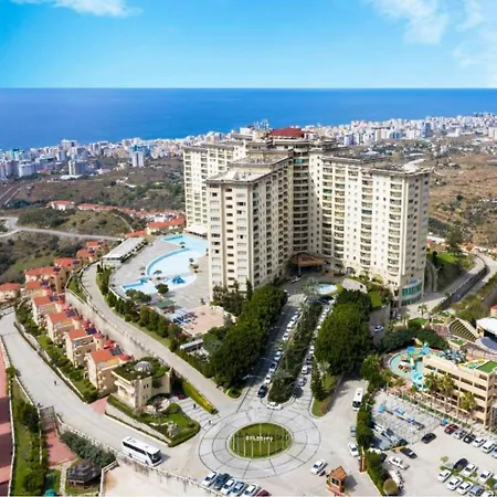 In Goldcity In The Main Building With Amazing View Kargicak Mahmutlar With Private Aparthotel Alanya