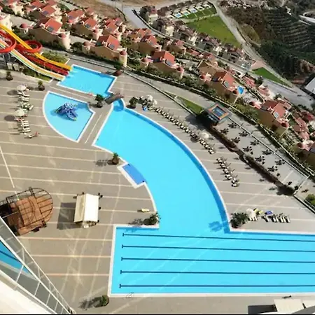 In Goldcity In The Main Building With Amazing View Kargicak Mahmutlar With Private Aparthotel