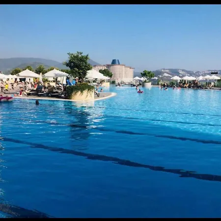 In Goldcity In The Main Building With Amazing View Kargicak Mahmutlar With Private Alanya