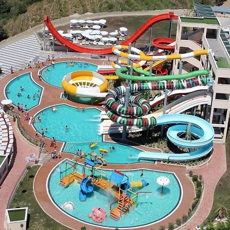 In Goldcity In The Main Building With Amazing View Kargicak Mahmutlar With Private Aparthotel *